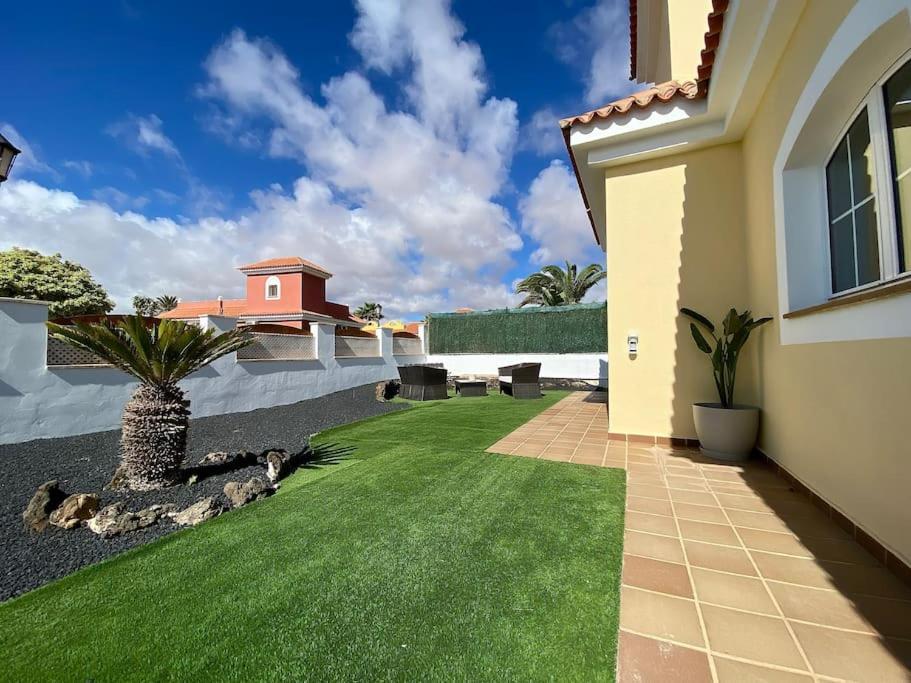 Comfortable Family House With Pool And Jacuzzi Коста-де-Антигуа Экстерьер фото