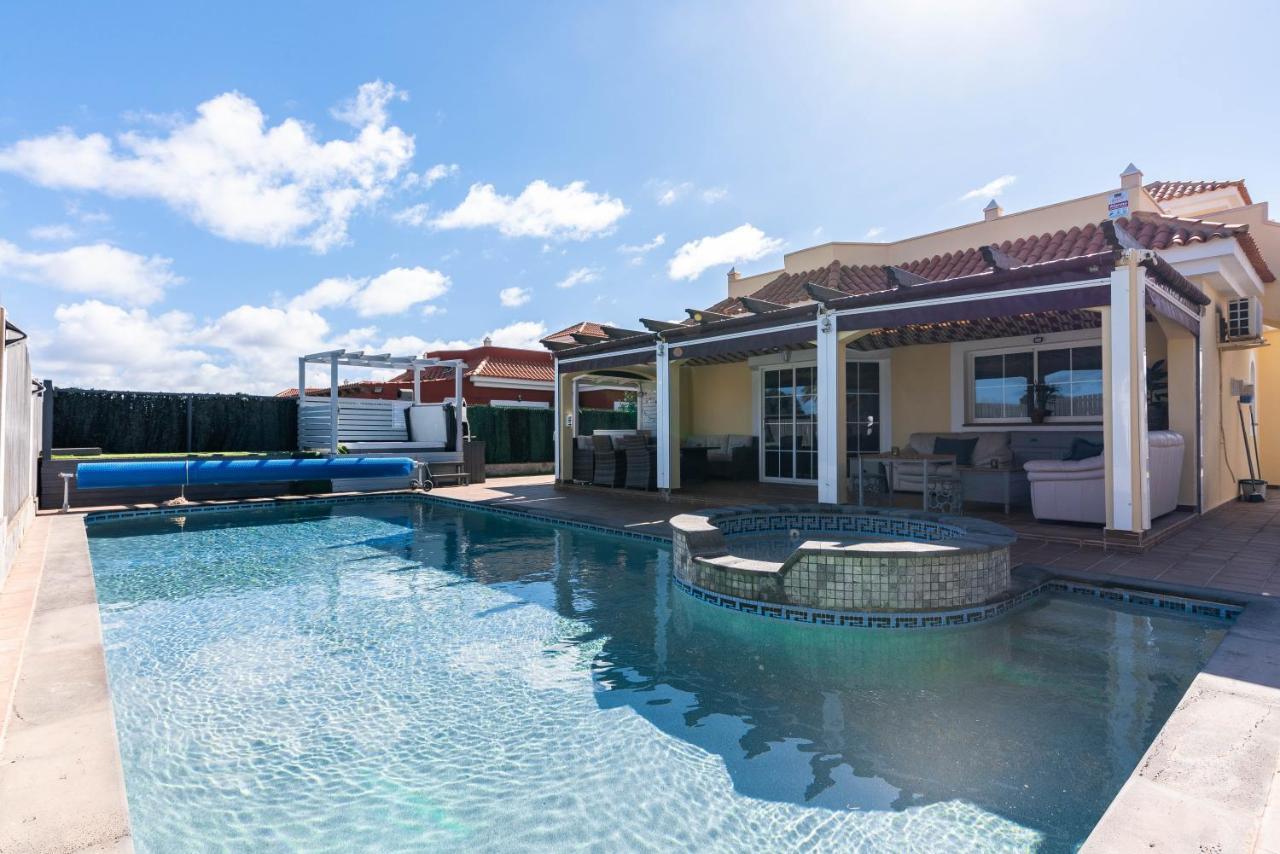 Comfortable Family House With Pool And Jacuzzi Коста-де-Антигуа Экстерьер фото